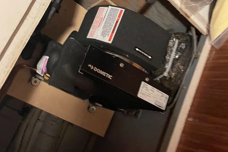 Wanderer Yacht Photos Pics Dometic unit installed in 1981 Hatteras 48 Motor Yacht.