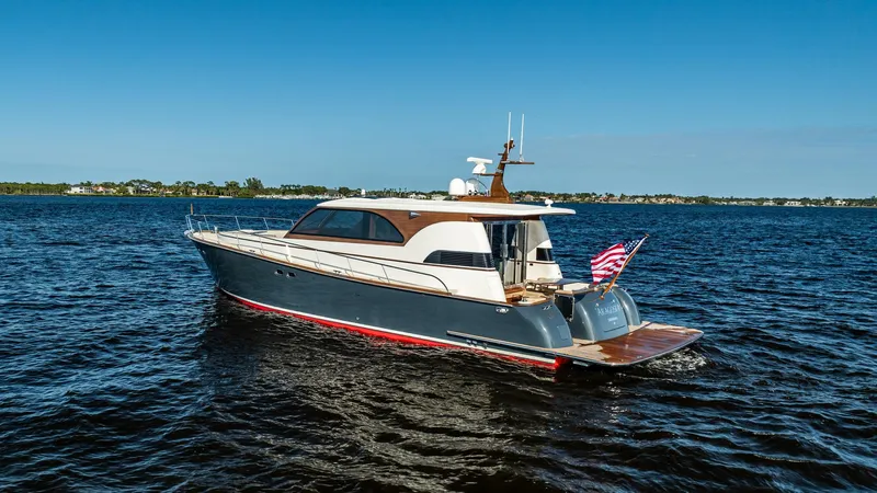 Aragosta Yacht Photos Pics 