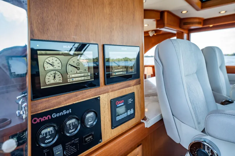 Aragosta Yacht Photos Pics 