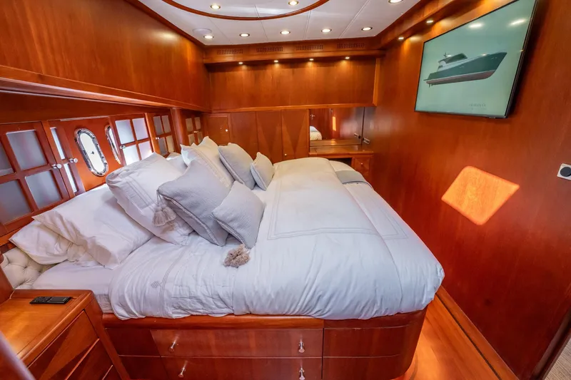 Aragosta Yacht Photos Pics 