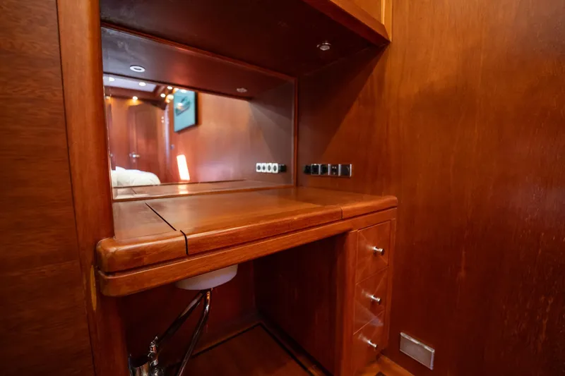 Aragosta Yacht Photos Pics 