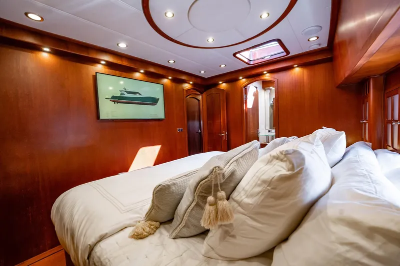 Aragosta Yacht Photos Pics 