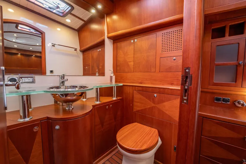 Aragosta Yacht Photos Pics 