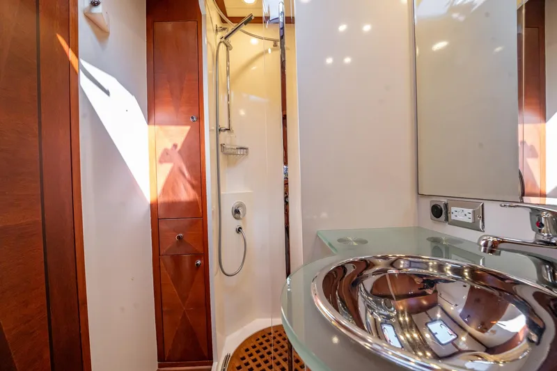 Aragosta Yacht Photos Pics 