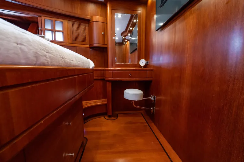 Aragosta Yacht Photos Pics 