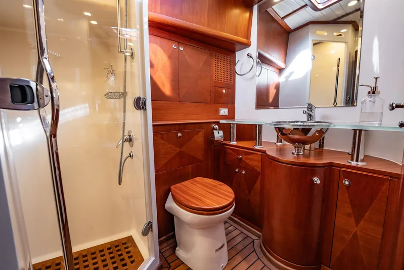 Aragosta Yacht Photos Pics 