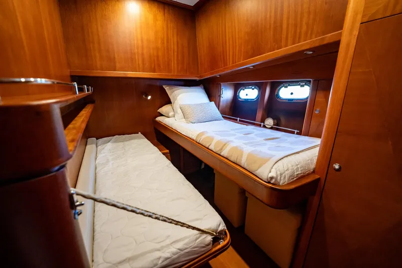 Aragosta Yacht Photos Pics 