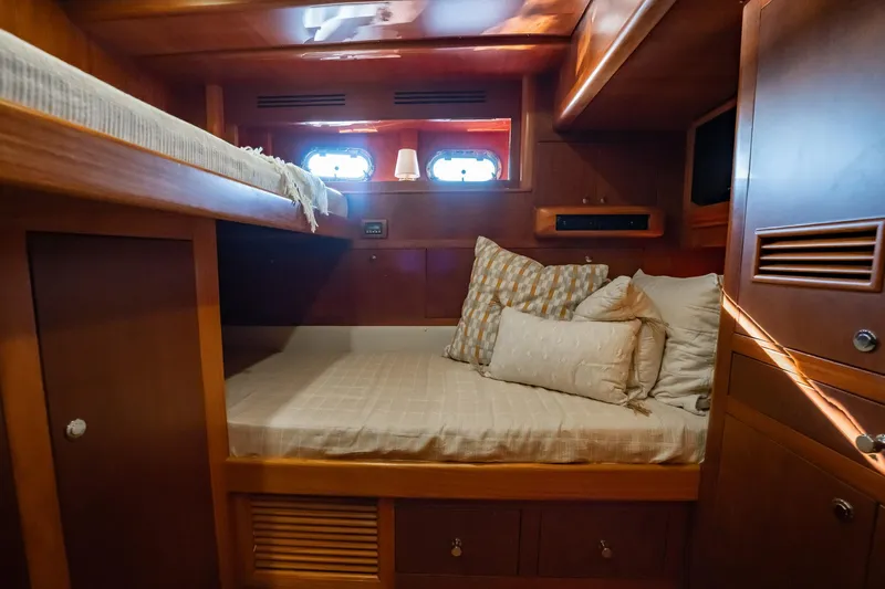 Aragosta Yacht Photos Pics 