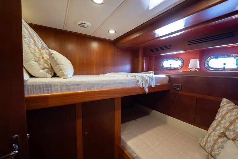 Aragosta Yacht Photos Pics 