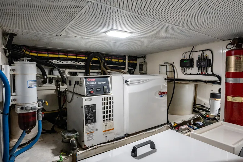 Aragosta Yacht Photos Pics 