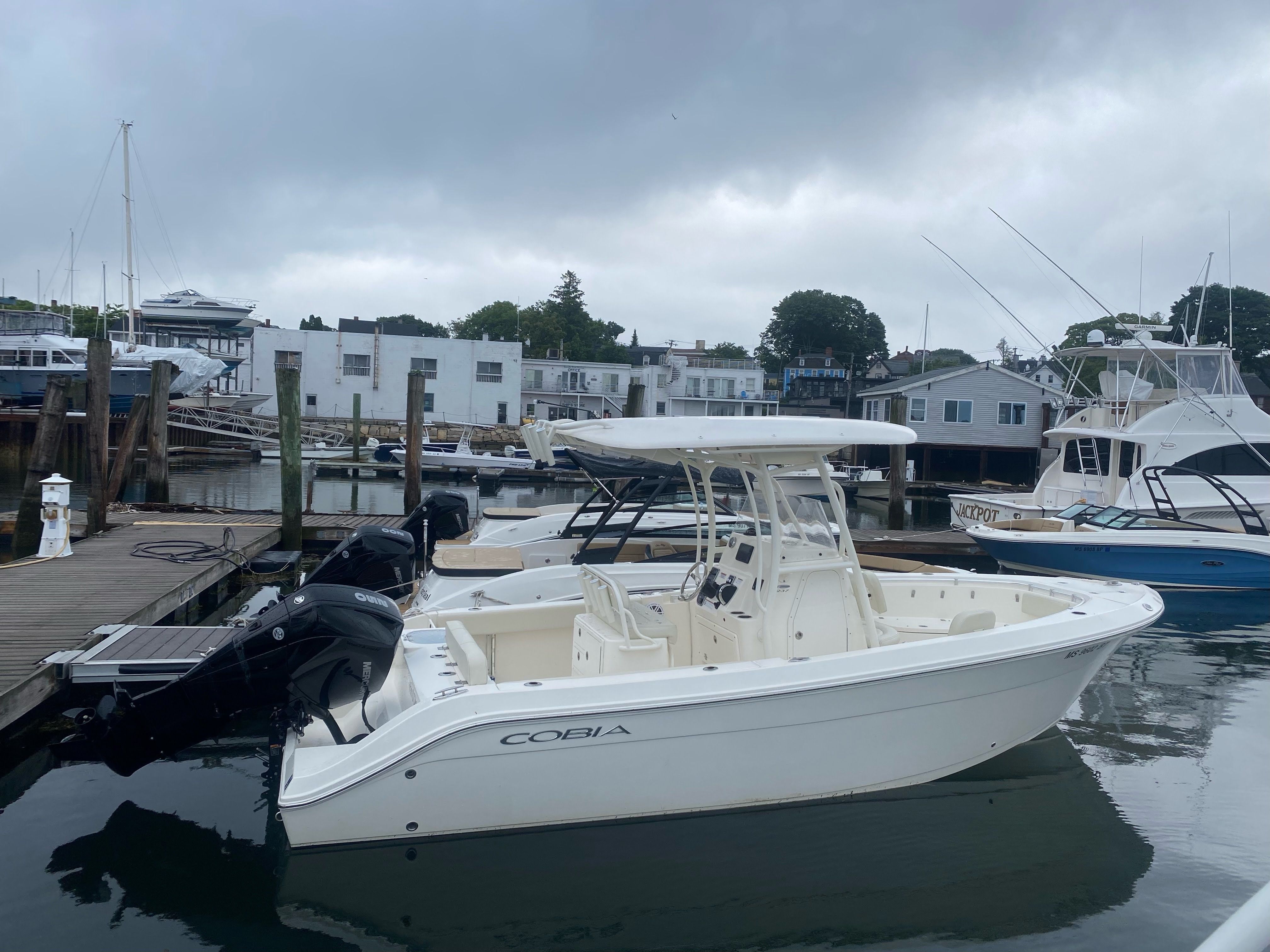 Cobia 240 Center Console