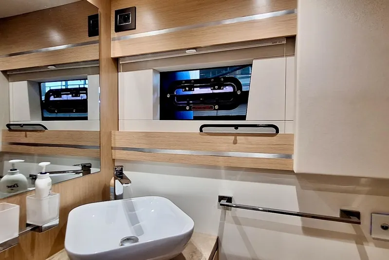 Emmanuel Yacht Photos Pics 2023 Privilege Signature 510