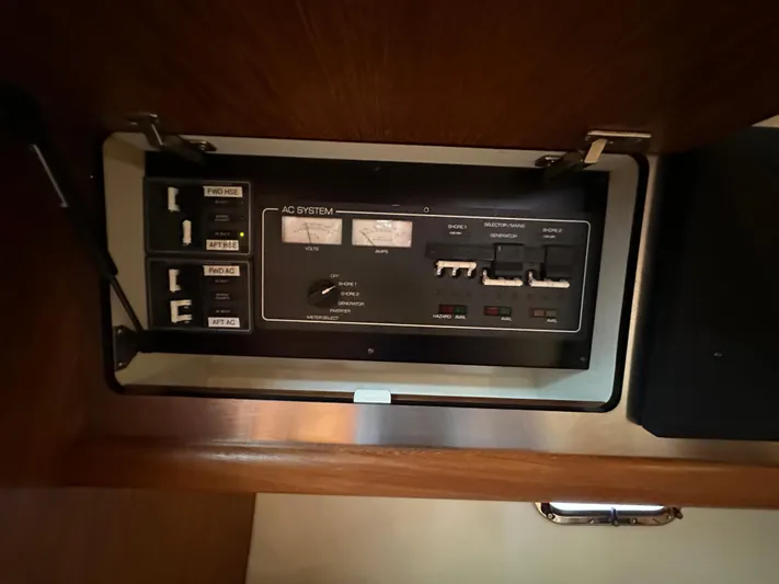  Yacht Photos Pics 2005 Tiara Yachts 3600 Sovran AC system control panel.