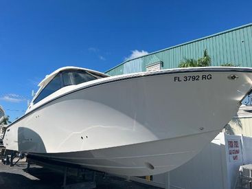 2017 32' Pursuit-325 DC Cape Coral, FL, US