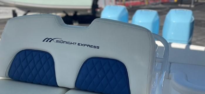 2016 Midnight Express 37' Open