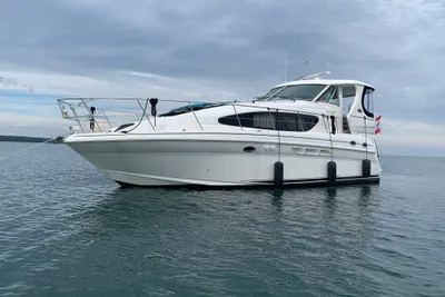 Sea Ray 390 Motor Yacht