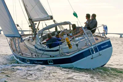 Hallberg-Rassy 352