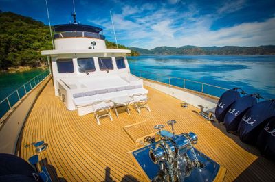 Yacht