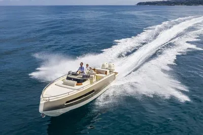 2025 Invictus Yachts GT 280S