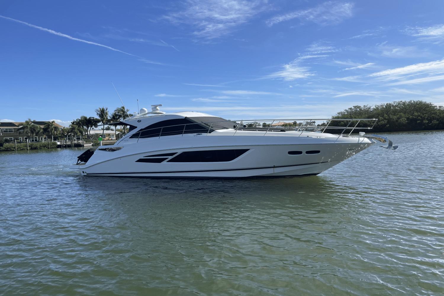 2016 Sea Ray 510 Sundancer Sports Cruiser for sale - YachtWorld