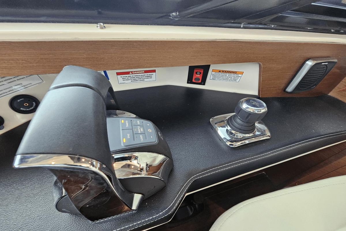 2016 Sea Ray 51 