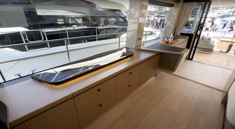  Yacht Photos Pics Absolute 60 fly 2024 used yacht occasion