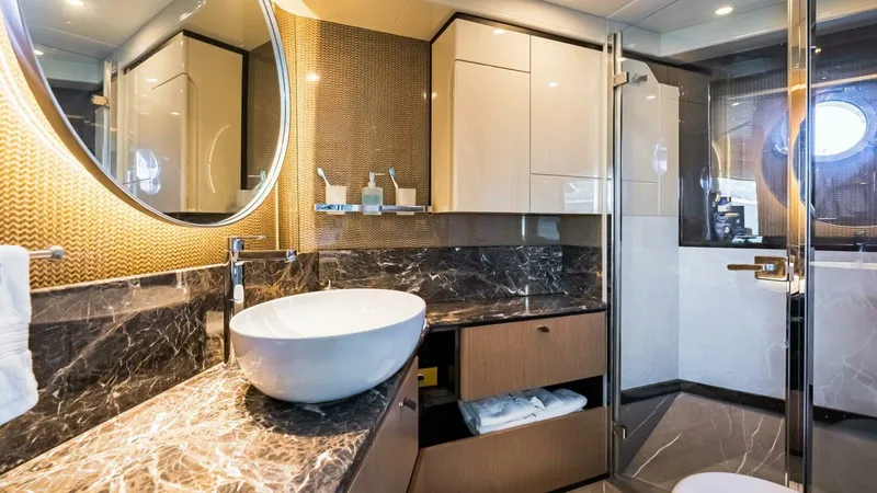  Yacht Photos Pics Absolute 60 fly 2024 used yacht occasion