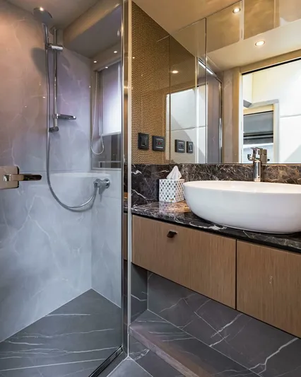  Yacht Photos Pics Absolute 60 fly 2024 used yacht occasion