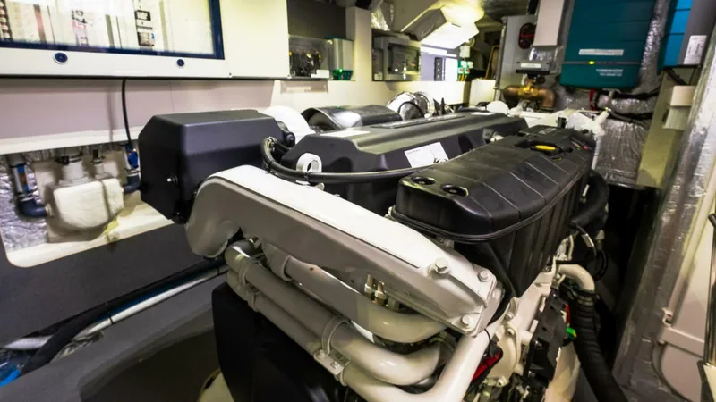  Yacht Photos Pics Absolute 60 fly 2024 used yacht occasion