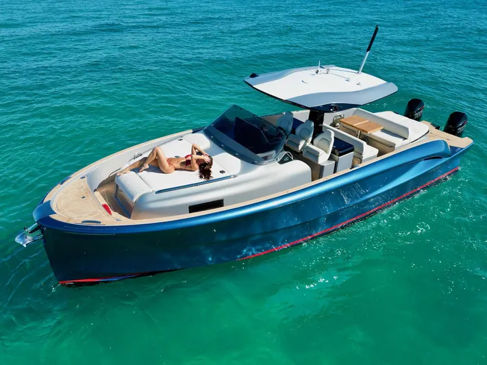 40f Open O/b Yacht Photos Pics 2024 Solaris Power SP 40F Open yacht cruising on clear turquoise waters.