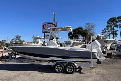 NauticStar 231 Hybrid
