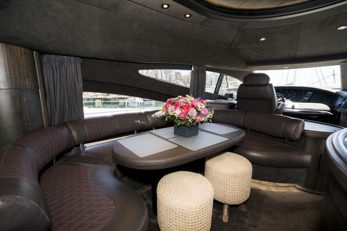 2005 Azimut 70 