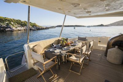Yacht