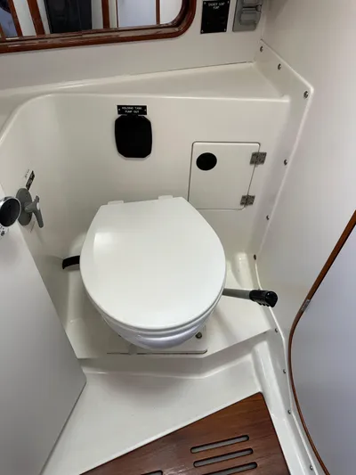 Ma Jolie Yacht Photos Pics 