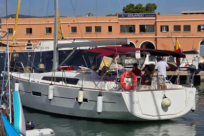 2018 Dufour 460 GL