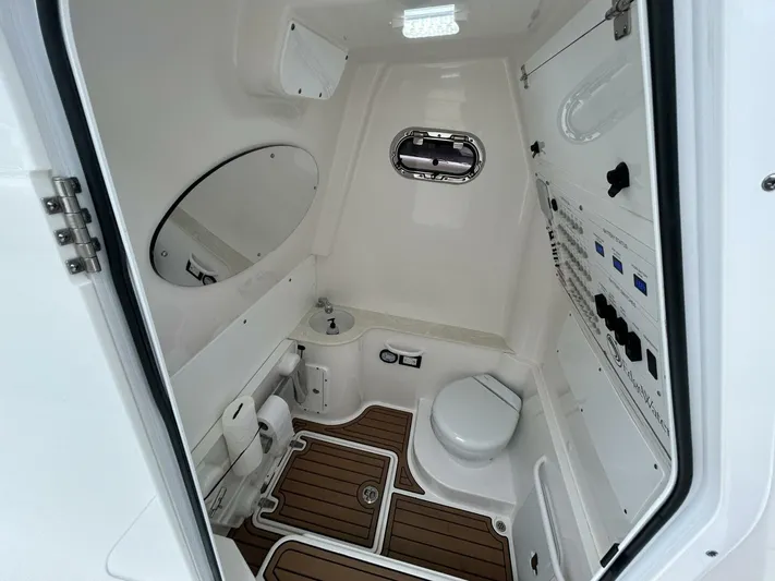 Reel Time Yacht Photos Pics 2022 Edgewater 340cc - Image 37