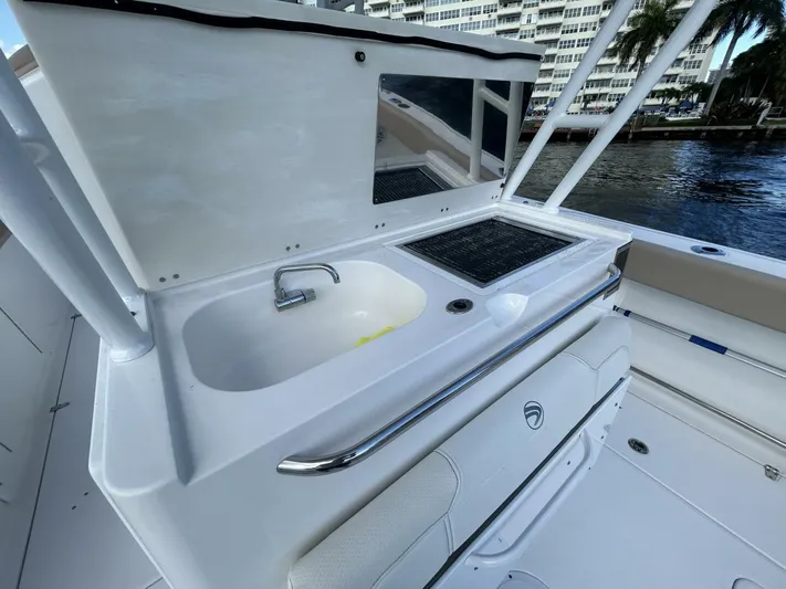 Reel Time Yacht Photos Pics 2022 Edgewater 340cc - Image 13