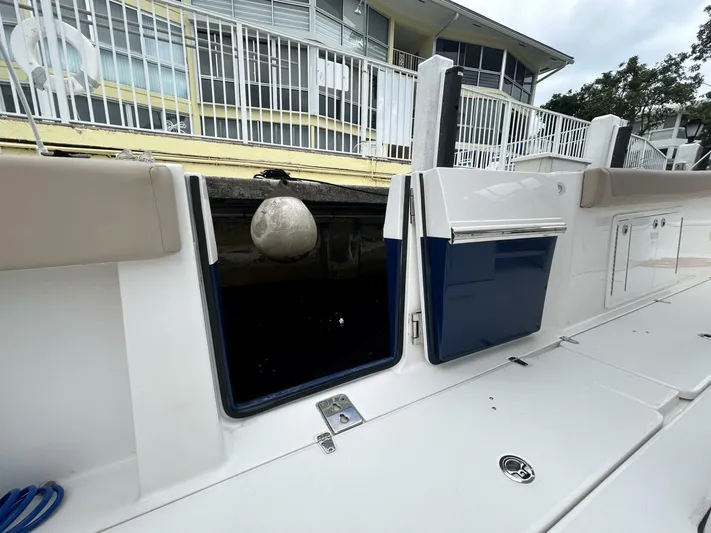 Reel Time Yacht Photos Pics 2022 Edgewater 340cc - Image 40