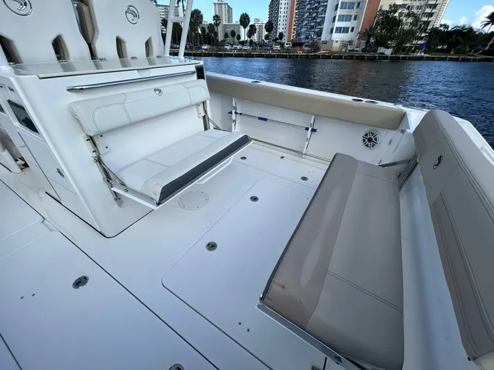 Reel Time Yacht Photos Pics 2022 Edgewater 340cc - Image 10