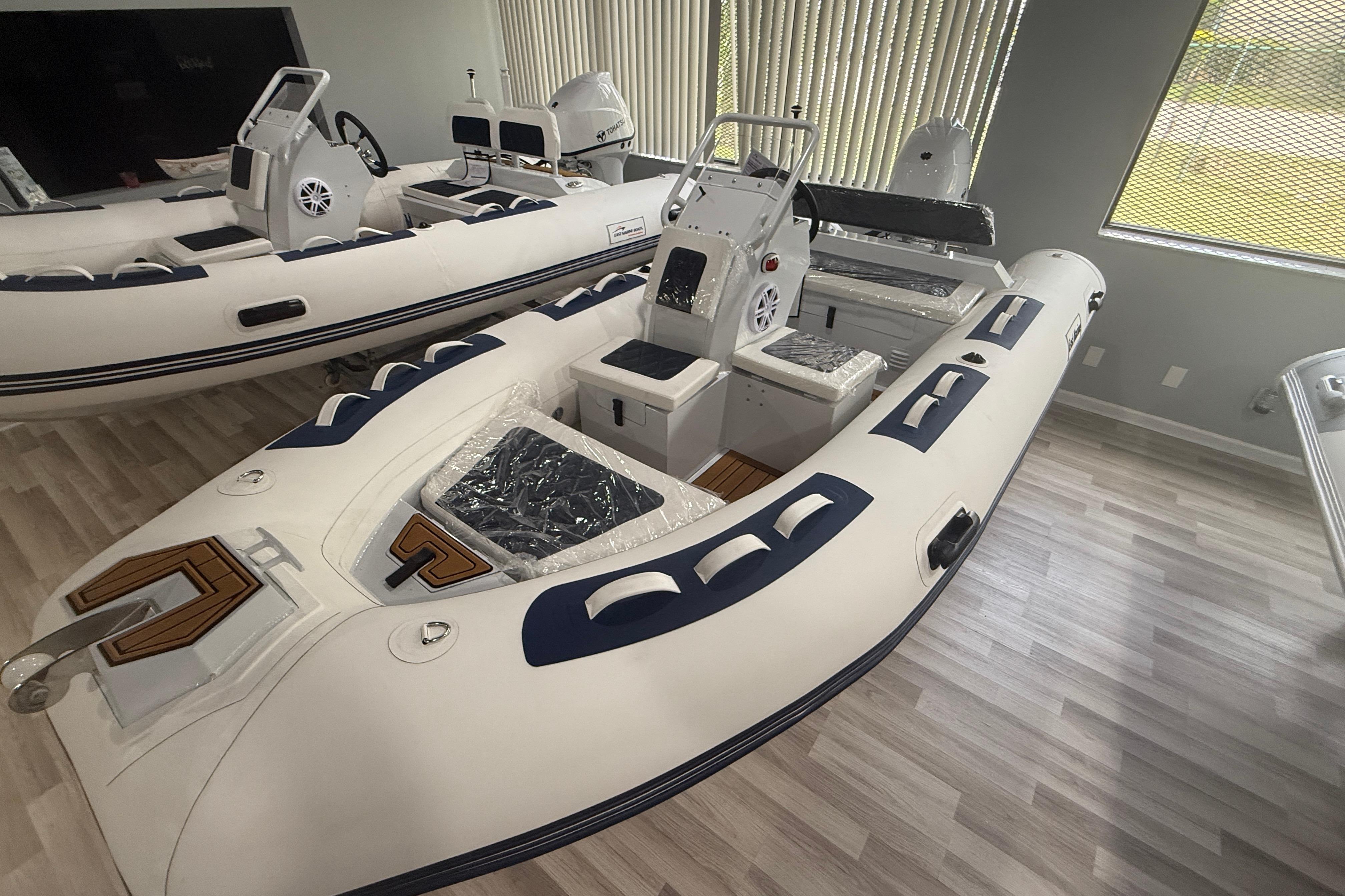 East Marine 390 LUXURY