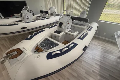 East Marine 390 LUXURY