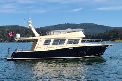 Coastal Craft Sedan Flybridge