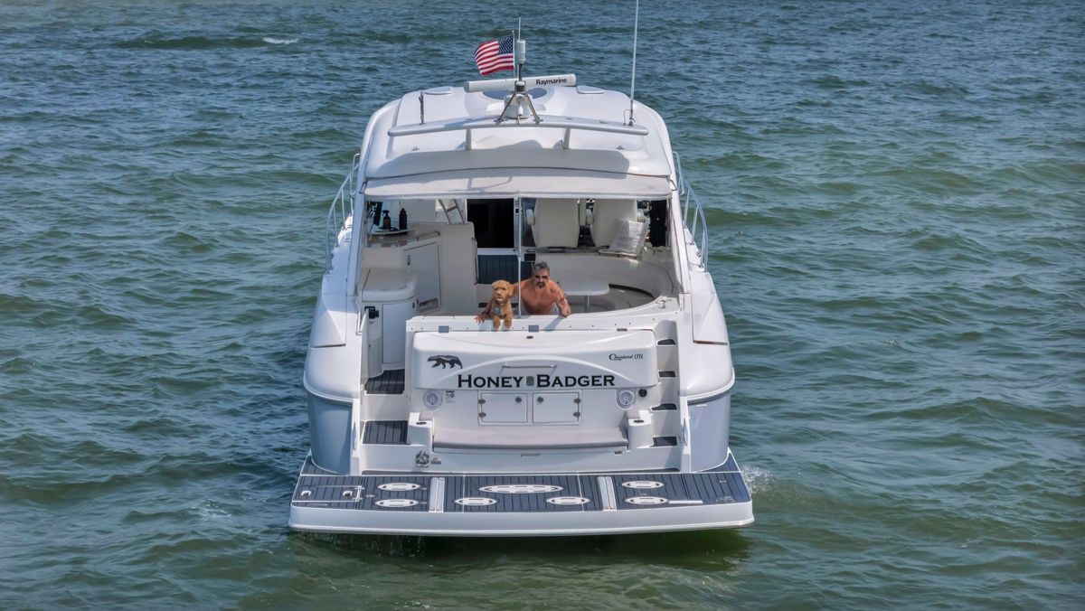 2007 Cruisers Yachts 52 