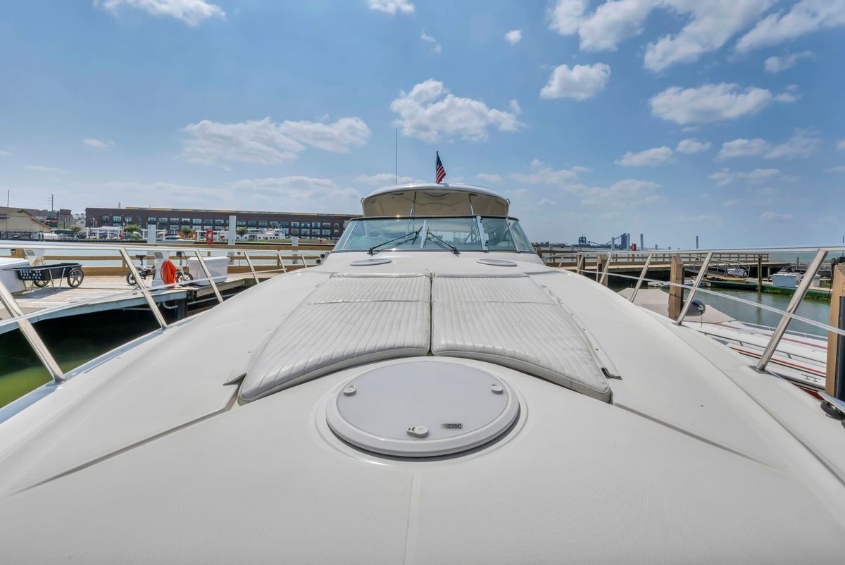 2007 Cruisers Yachts 52 