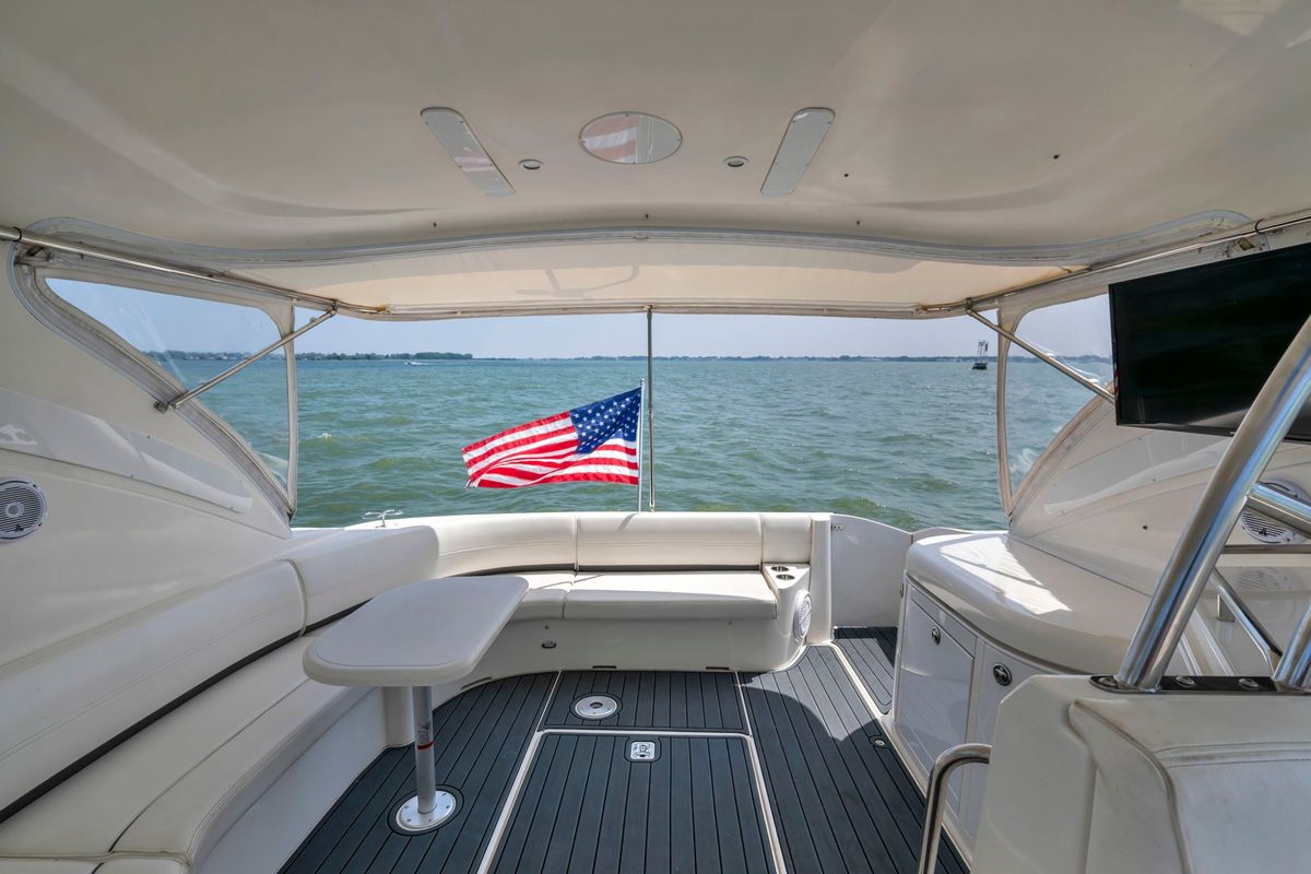 2007 Cruisers Yachts 52 