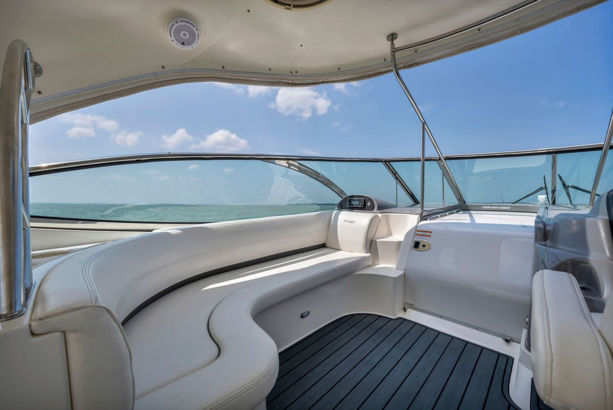 2007 Cruisers Yachts 52 