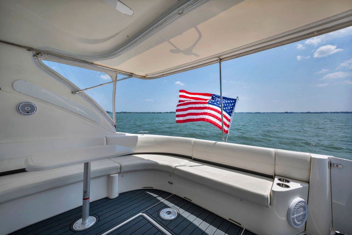 2007 Cruisers Yachts 52 