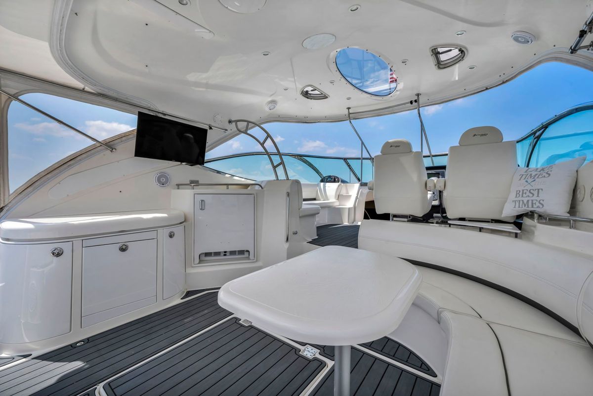 2007 Cruisers Yachts 52 