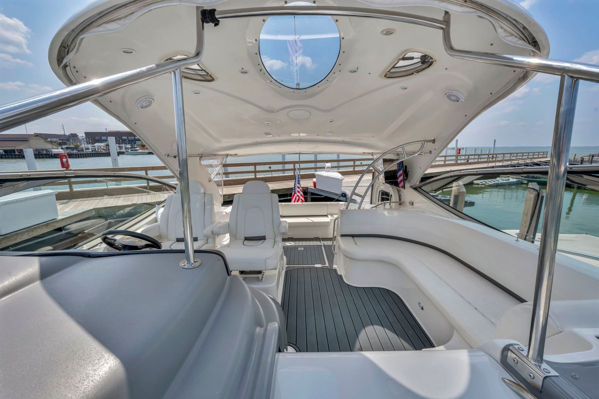 2007 Cruisers Yachts 52 