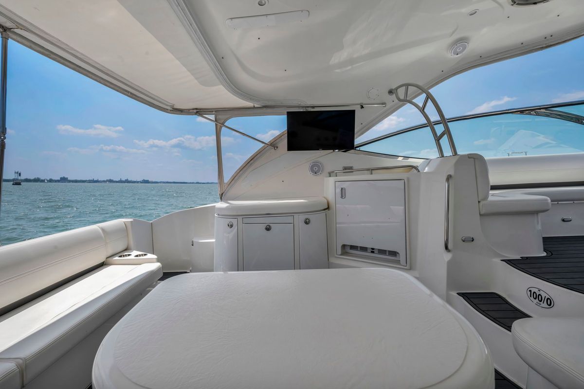 2007 Cruisers Yachts 52 